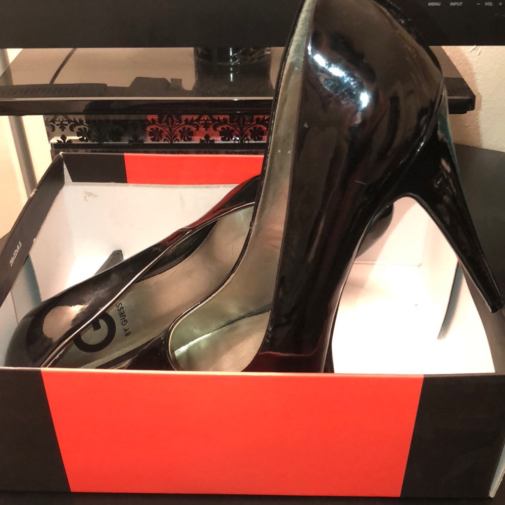 Black Pumps